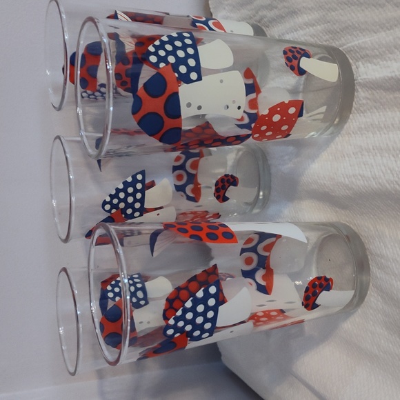 5 Retro 70's Mushroom Drinking Glasses - Picture 1 of 8